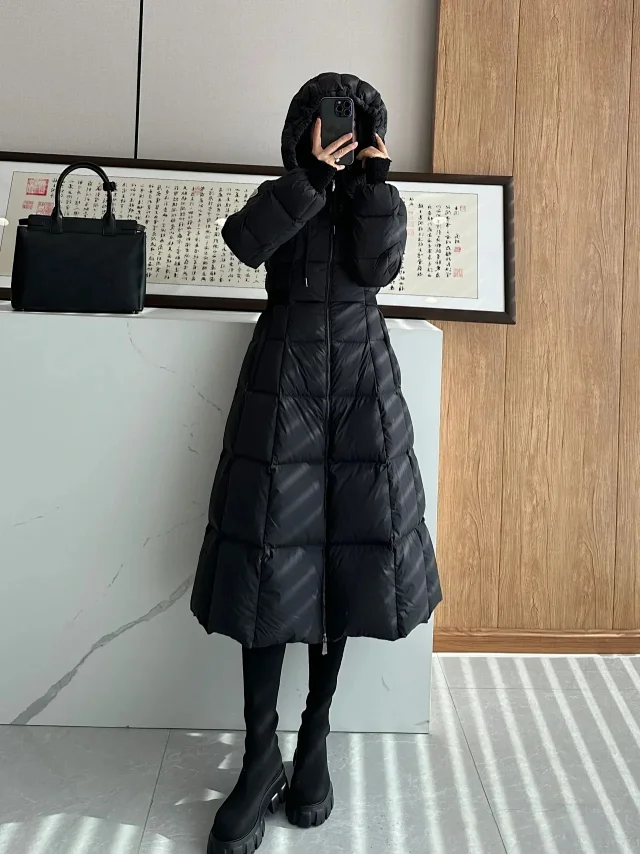 Women's Mengjia Runaway Princess Down Parka Detail