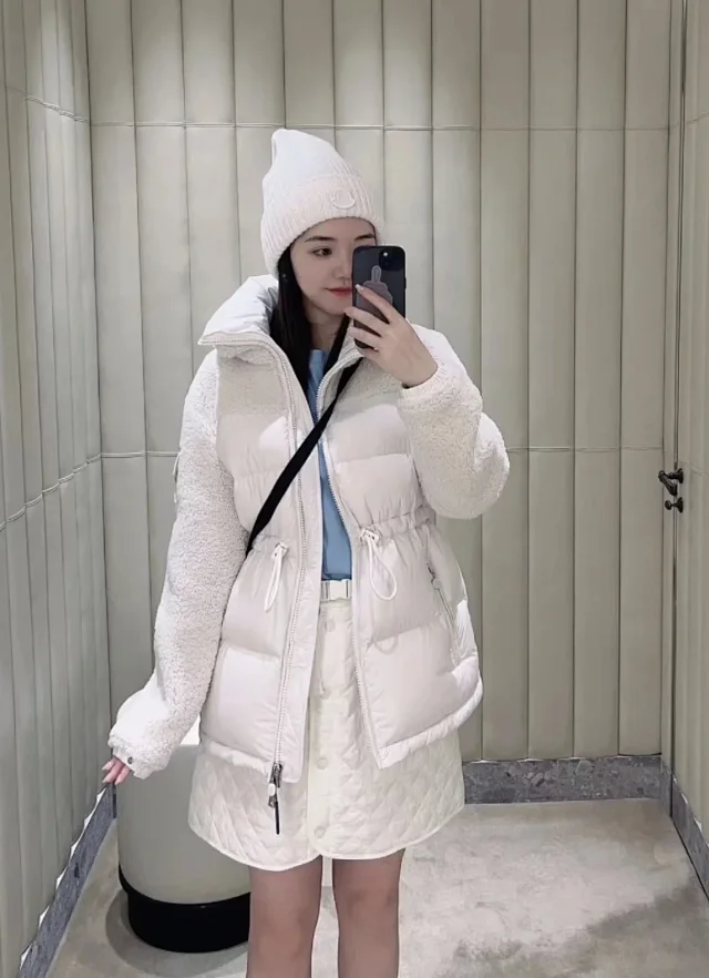 Mengjia Escaut Women's Shearling Down Jacket Detail