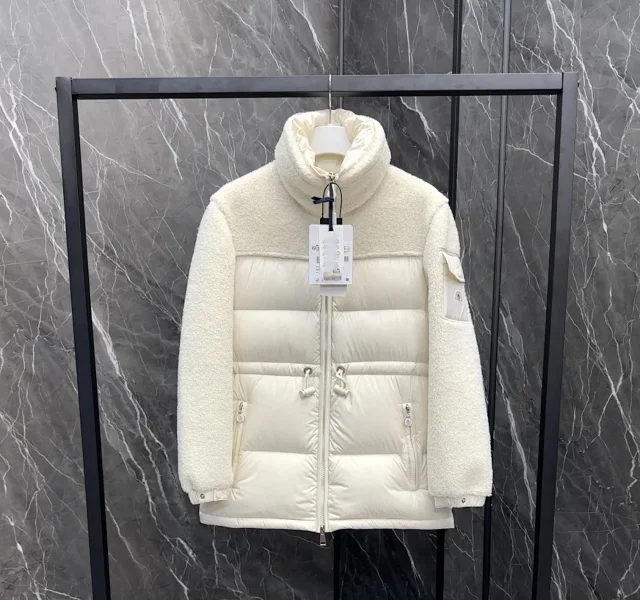 Mengjia Escaut Women's Shearling Down Jacket Detail