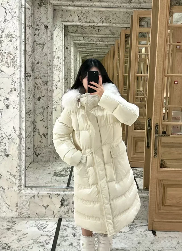 New Mengjia Women's Long Hooded Puffer Detail