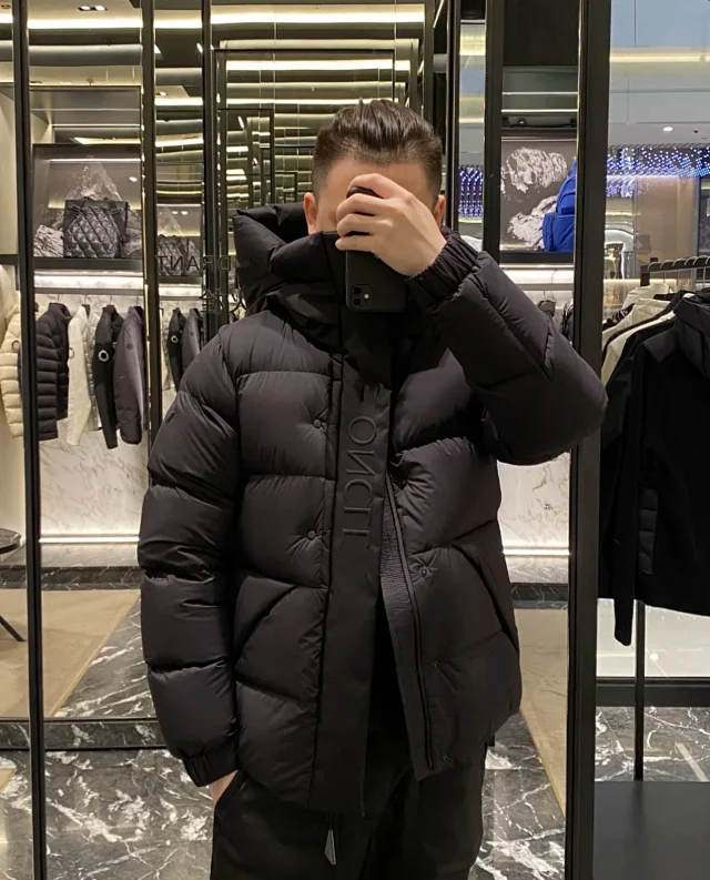 Meng's 25ssM Madeira Men's Color-Block Hooded Puffer Detail