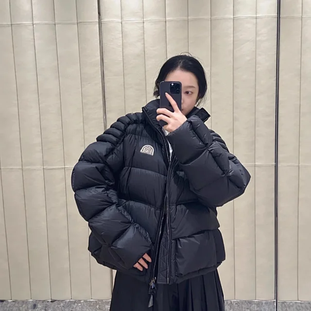 Mengjia Unisex CR Collab Down Jacket Detail