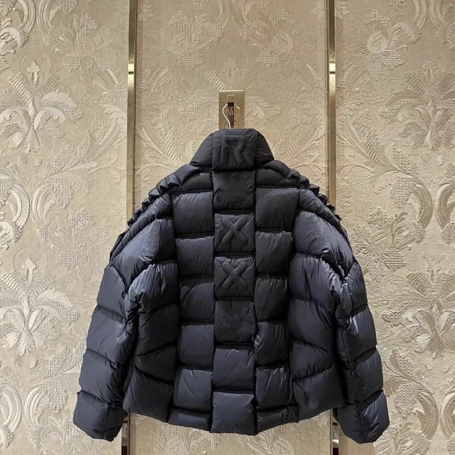 Mengjia Unisex CR Collab Down Jacket Detail