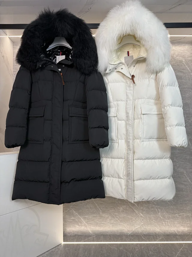 New Mengjia Women's Long Hooded Puffer Detail