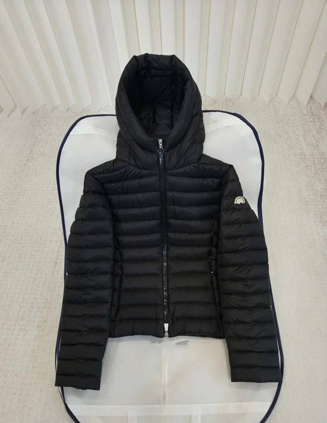 MengJia Women's IGE Hooded Cropped Down Detail