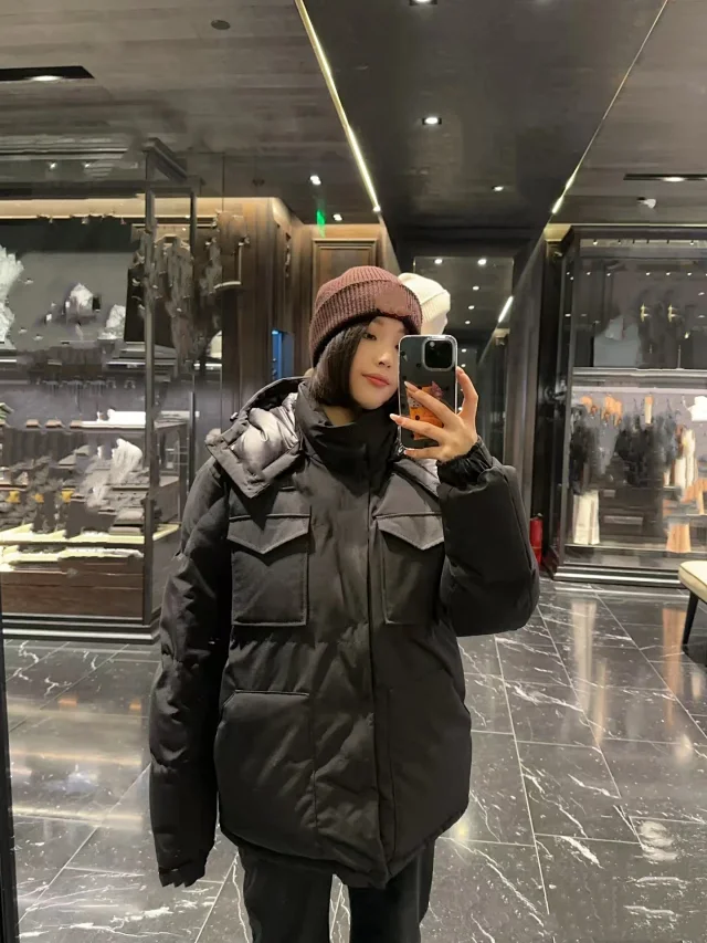 M AW24 Unisex Puffer Jacket Detail