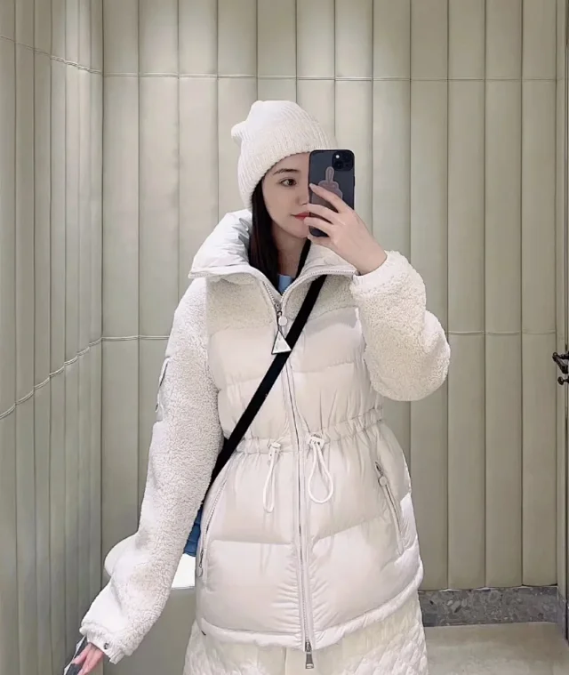 Mengjia Escaut Women's Shearling Down Jacket Detail