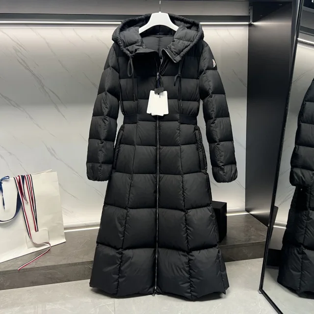 Women's Mengjia Runaway Princess Down Parka Detail