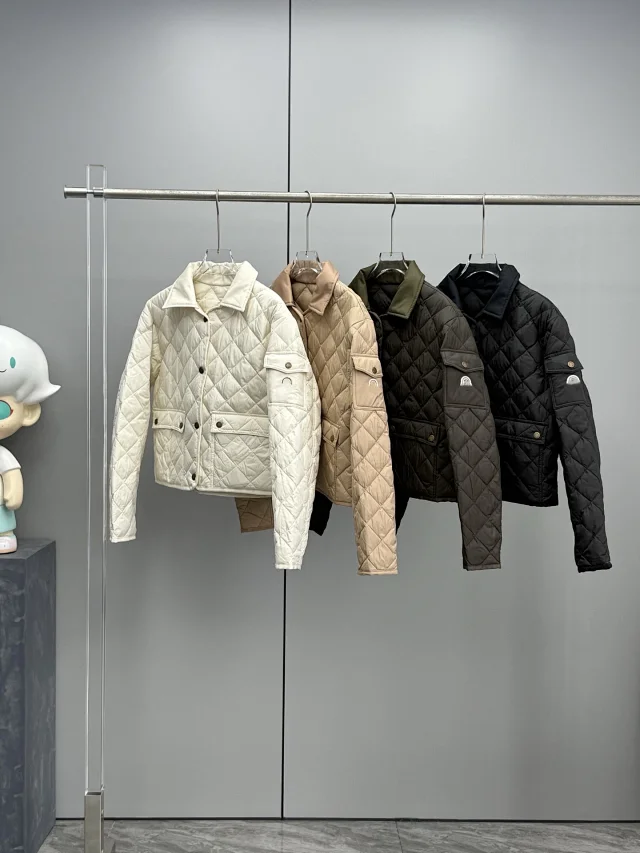 Mengjia New Chitre Diamond-Quilted Down Jacket Detail