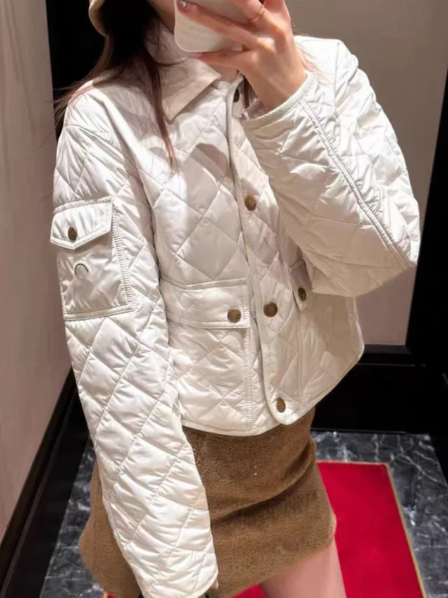 Mengjia New Chitre Diamond-Quilted Down Jacket Detail