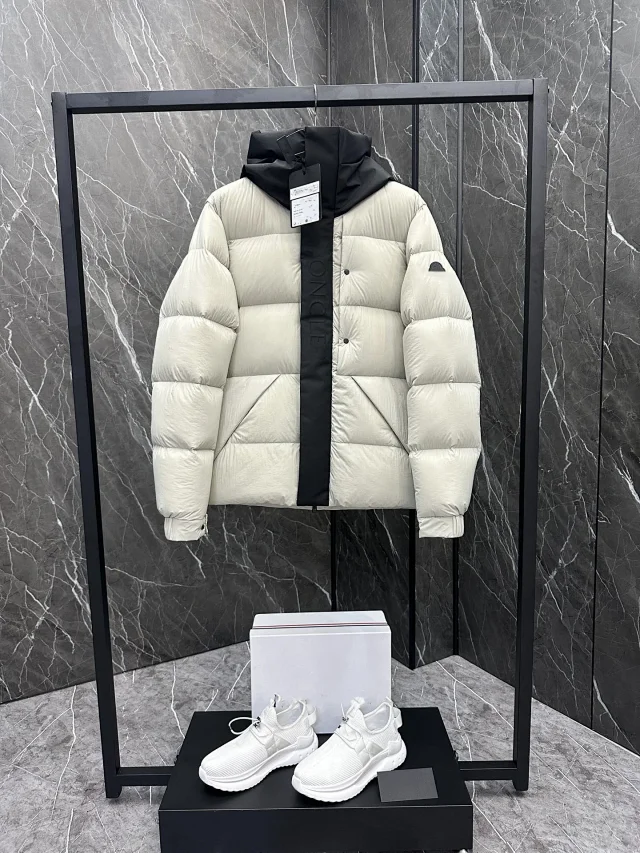Meng's 25ssM Madeira Men's Color-Block Hooded Puffer Detail