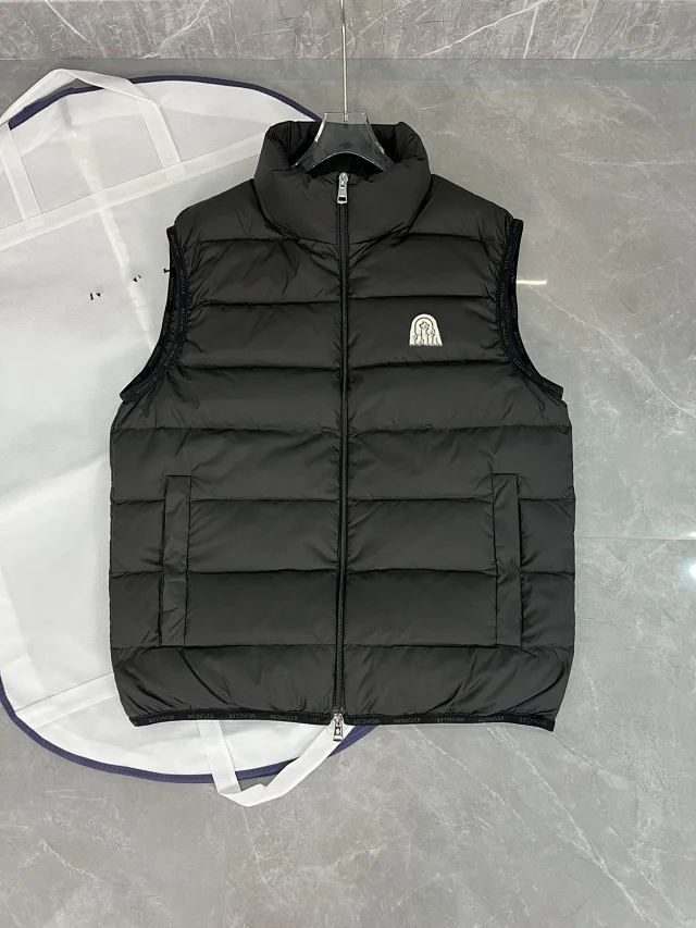 Mengjia 25SS Contrin Sleeveless Down Vest Detail