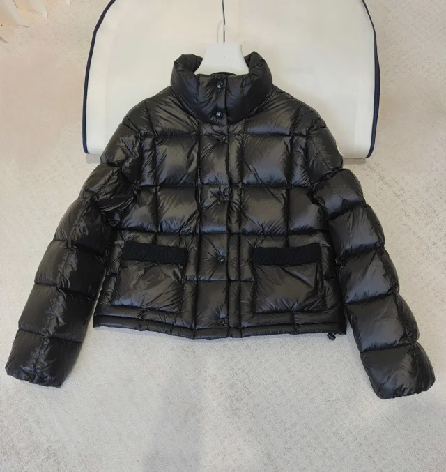 Moncler Jarcieu Woven-Trim Short Women's Puffer Detail