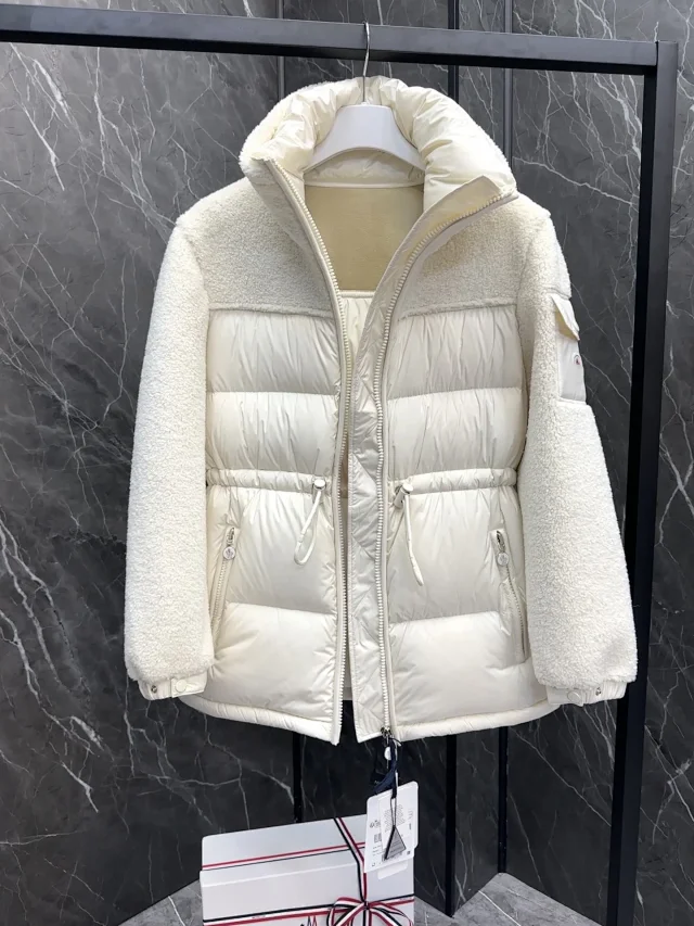 Mengjia Escaut Women's Shearling Down Jacket Detail