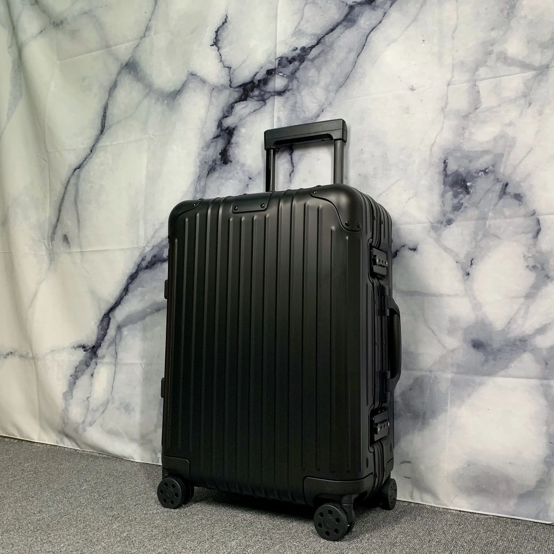 Gold Rimowa - rep walizki