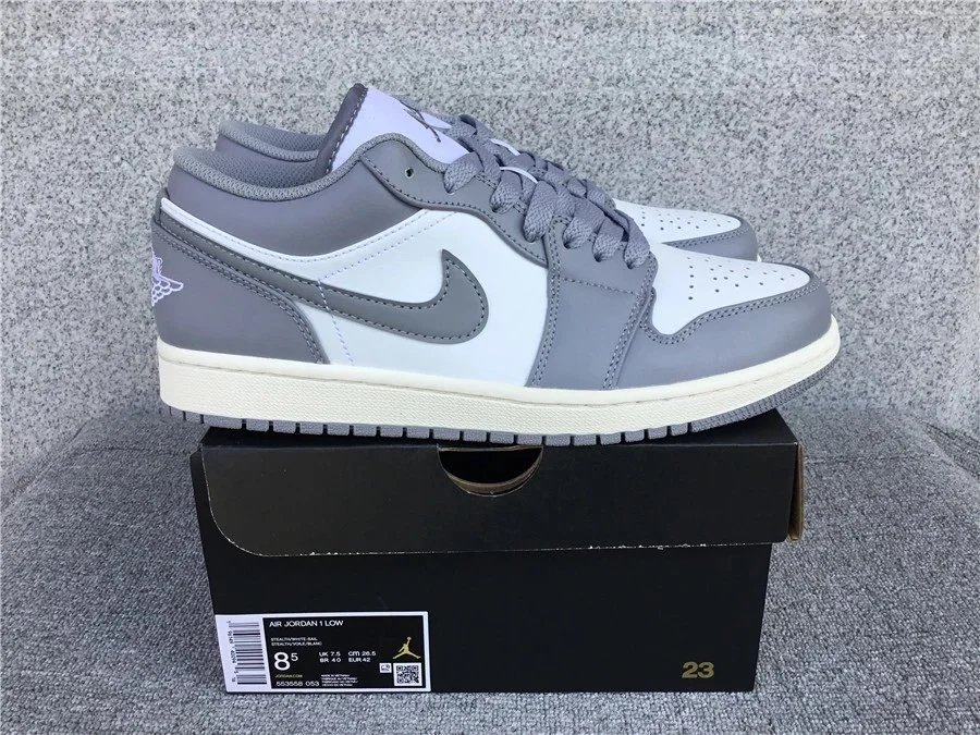 Nike Sneakers Air Jordan 1 Low image 9