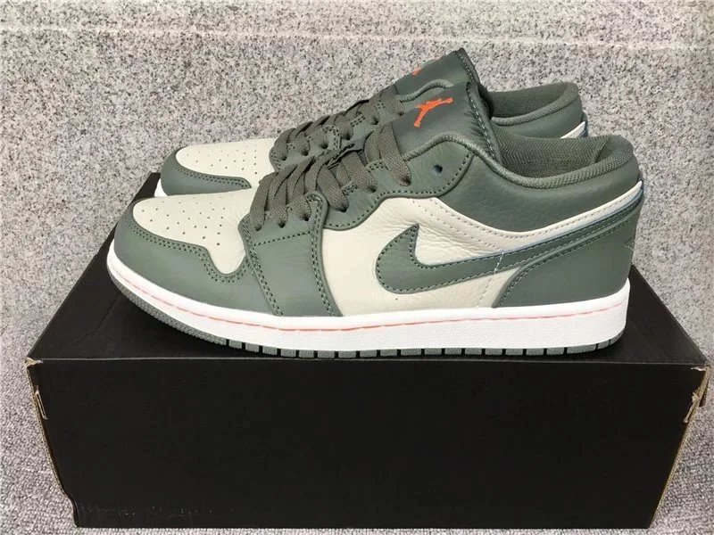 Nike Sneakers Air Jordan 1 Low — 16