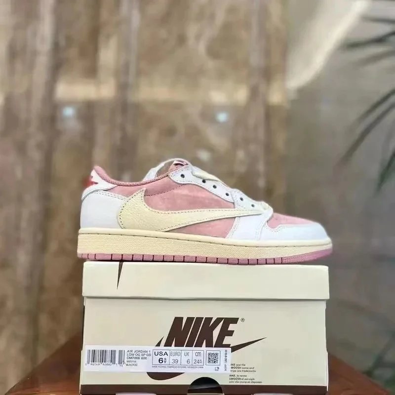 Nike Sneakers Air Jordan 1 Low — 33