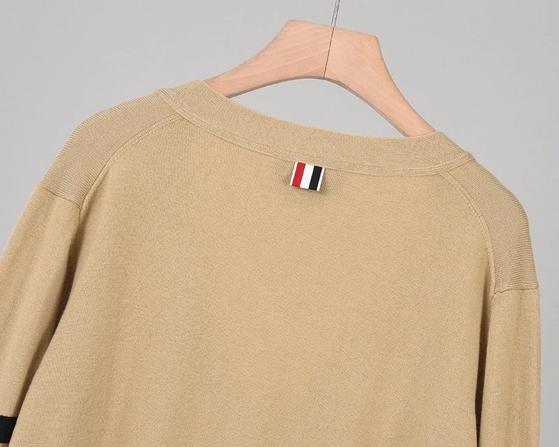 Thom Browne Four-Bar Stripe White V-Neck Cardigan - 24