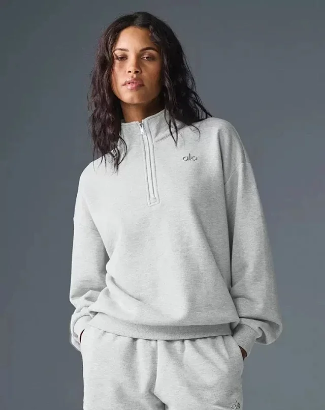 Alo Hoodies & Sweatshirts Logo Hooded Pullover Sweatshirt with Kangaroo Pocket product detail image 24