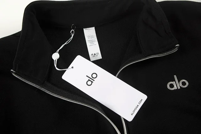 Alo Hoodies & Sweatshirts Logo Hooded Pullover Sweatshirt with Kangaroo Pocket product detail image 19