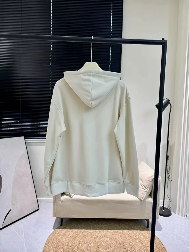 Alo Hoodies & Sweatshirts Logo Hooded Pullover Sweatshirt with Kangaroo Pocket product detail image 4