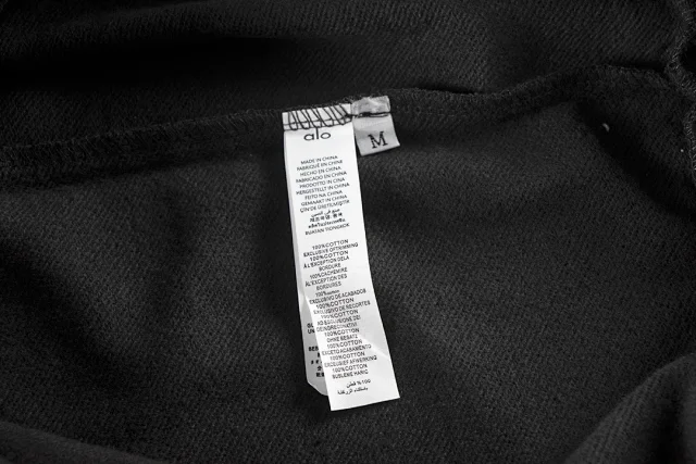 Alo Hoodies & Sweatshirts Logo Hooded Pullover Sweatshirt with Kangaroo Pocket product detail image 21