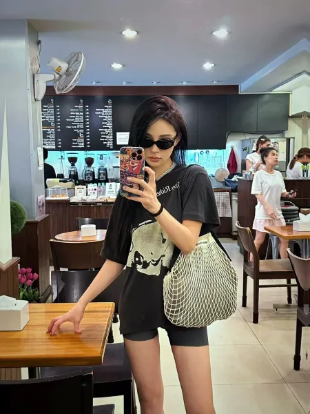 Off-White Pocket T-Shirt Gray T-Shirt - 25