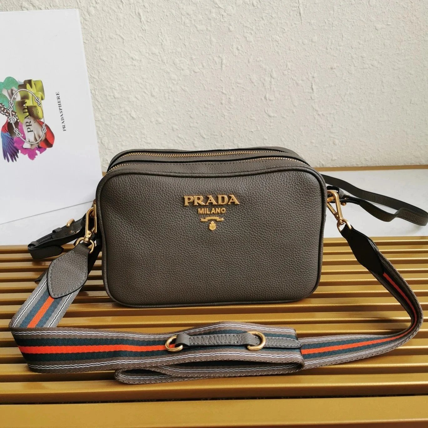 原单实拍 Prada/普拉达女包2019新款时尚潮流经典条纹肩带单肩斜挎包