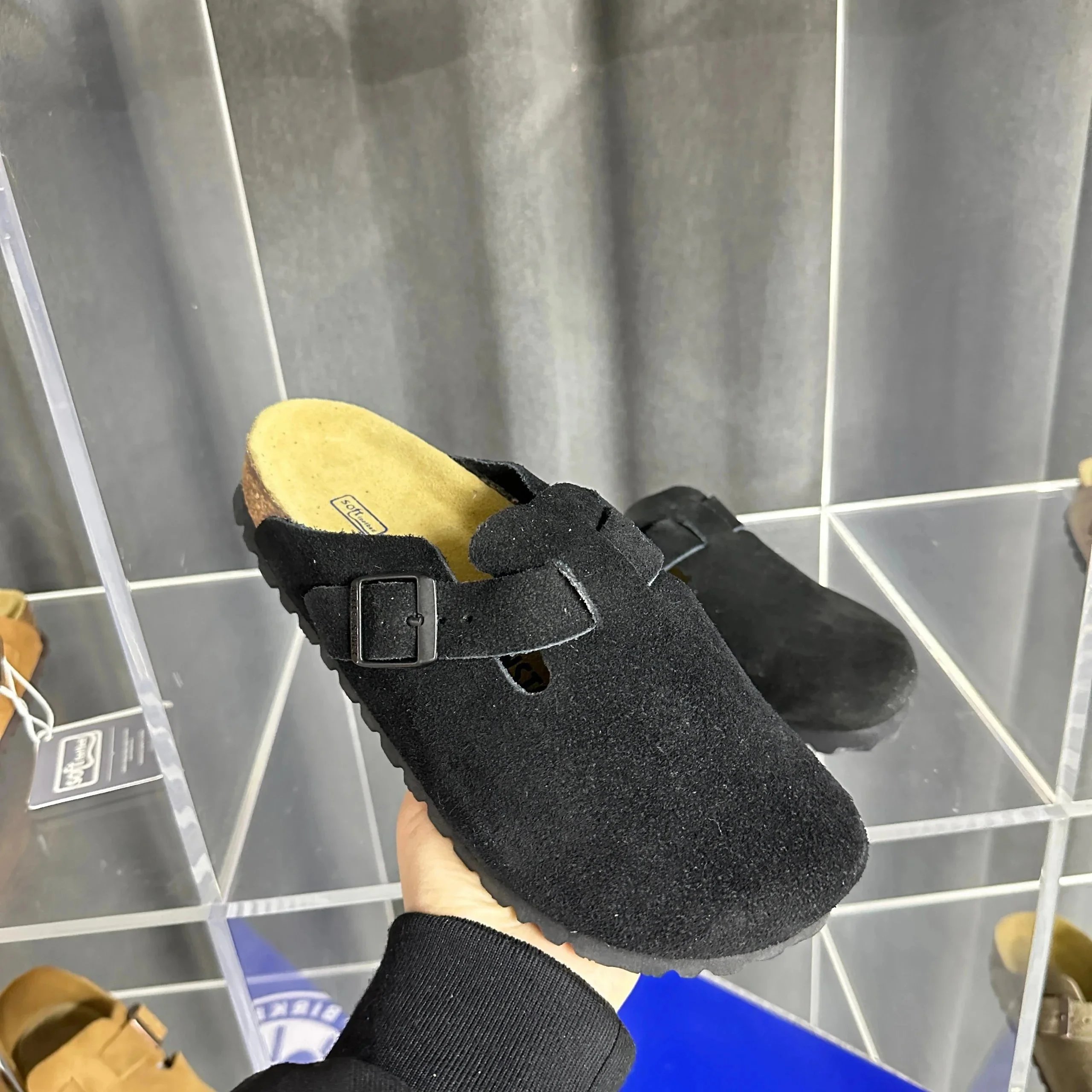 Closed-Toe Black