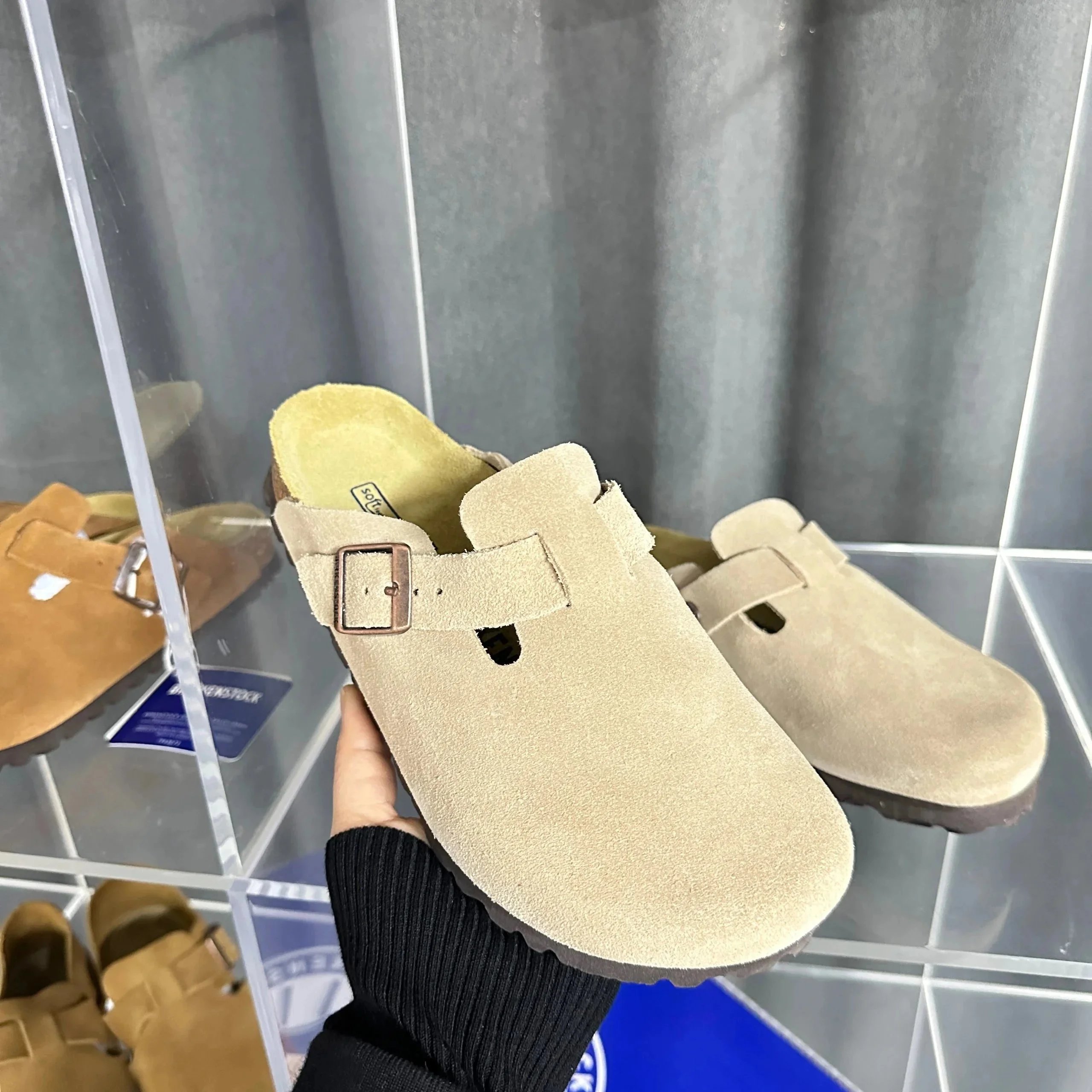 Closed-Toe Sand