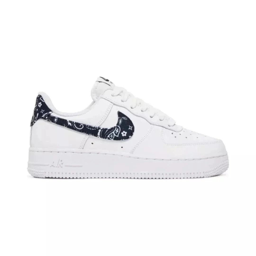 '07 Essential White Black Paisley