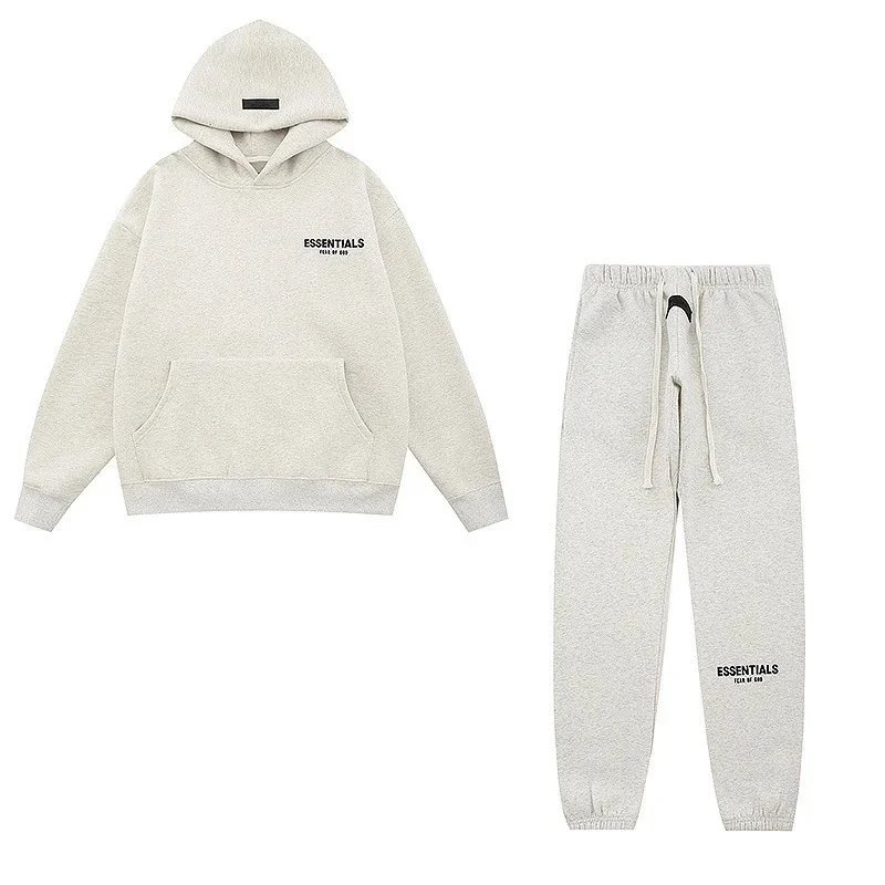 ess Clothing Set