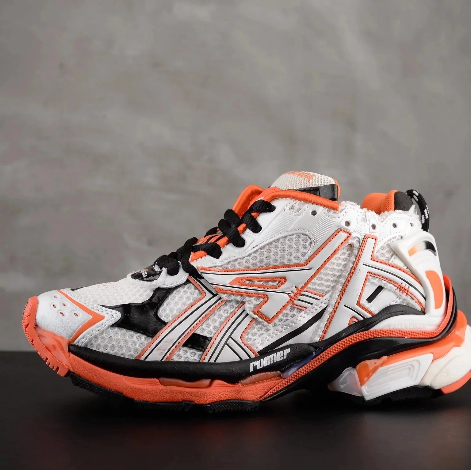 Runner 7.0 White Orange