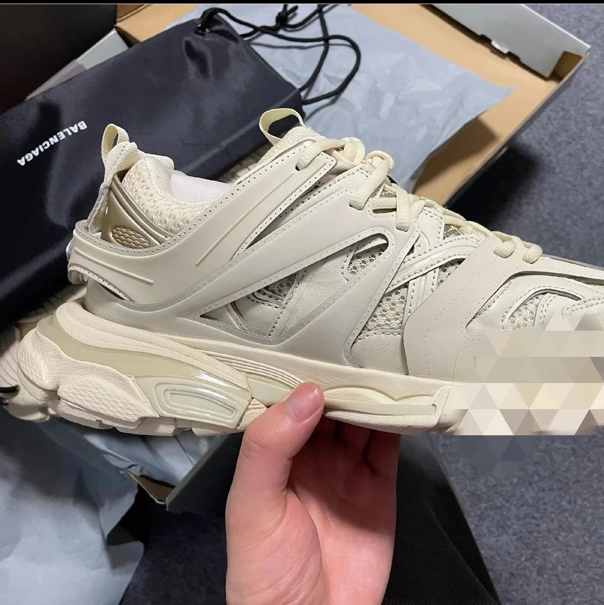 beige