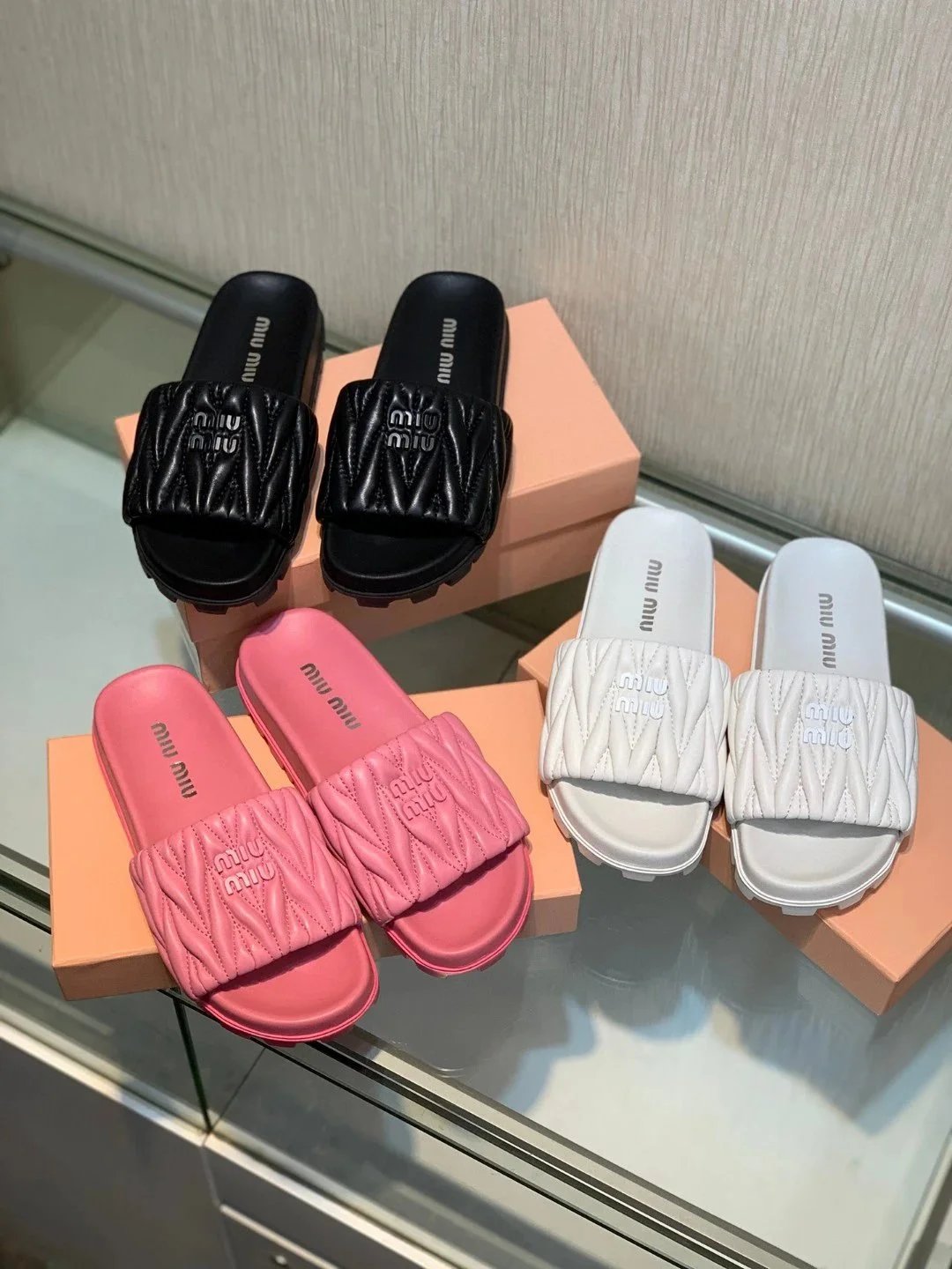 Miu Miu Slippers foto 3