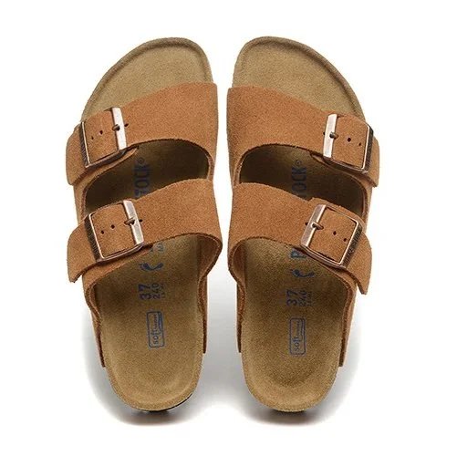 Sandals in dark khaki color