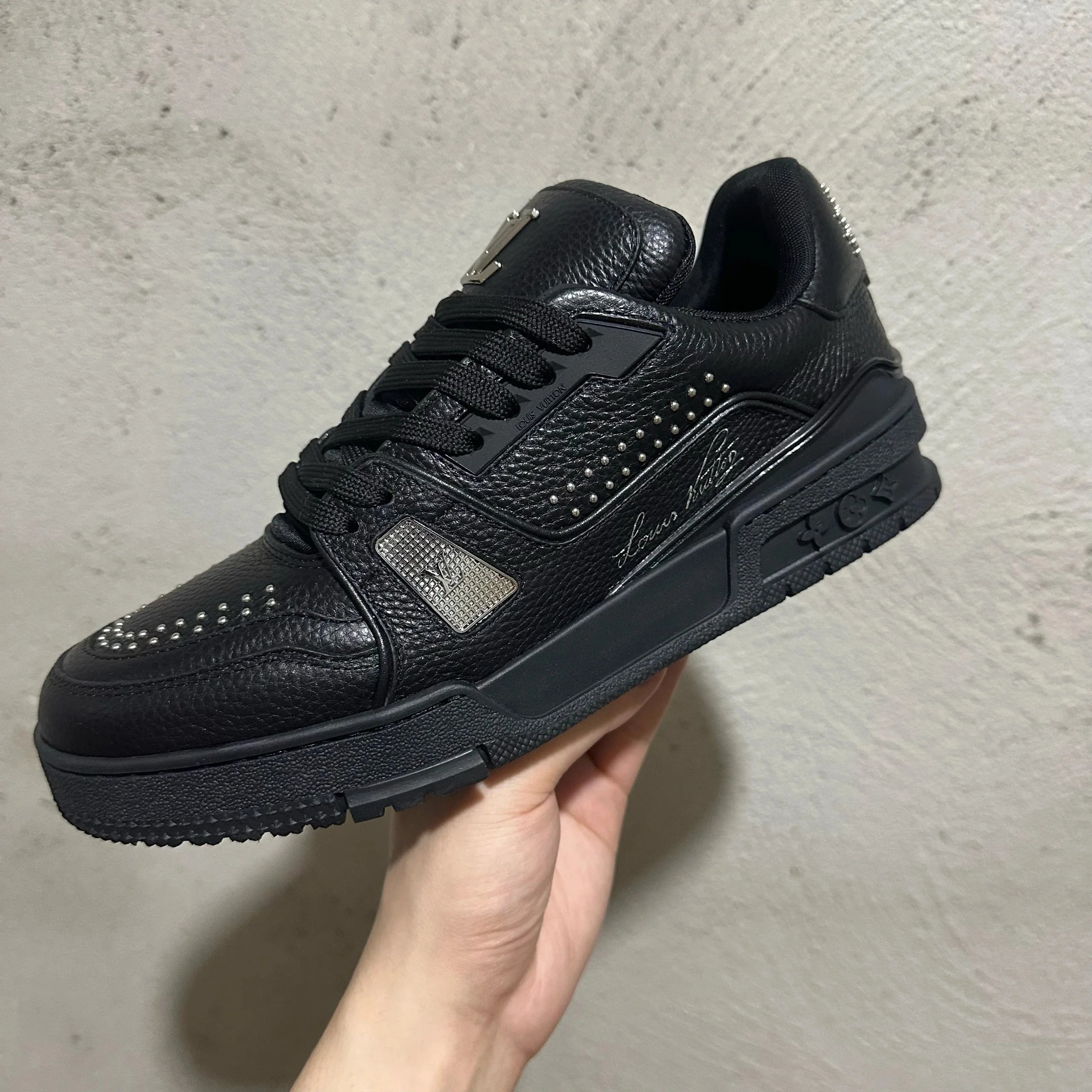 Black Studs