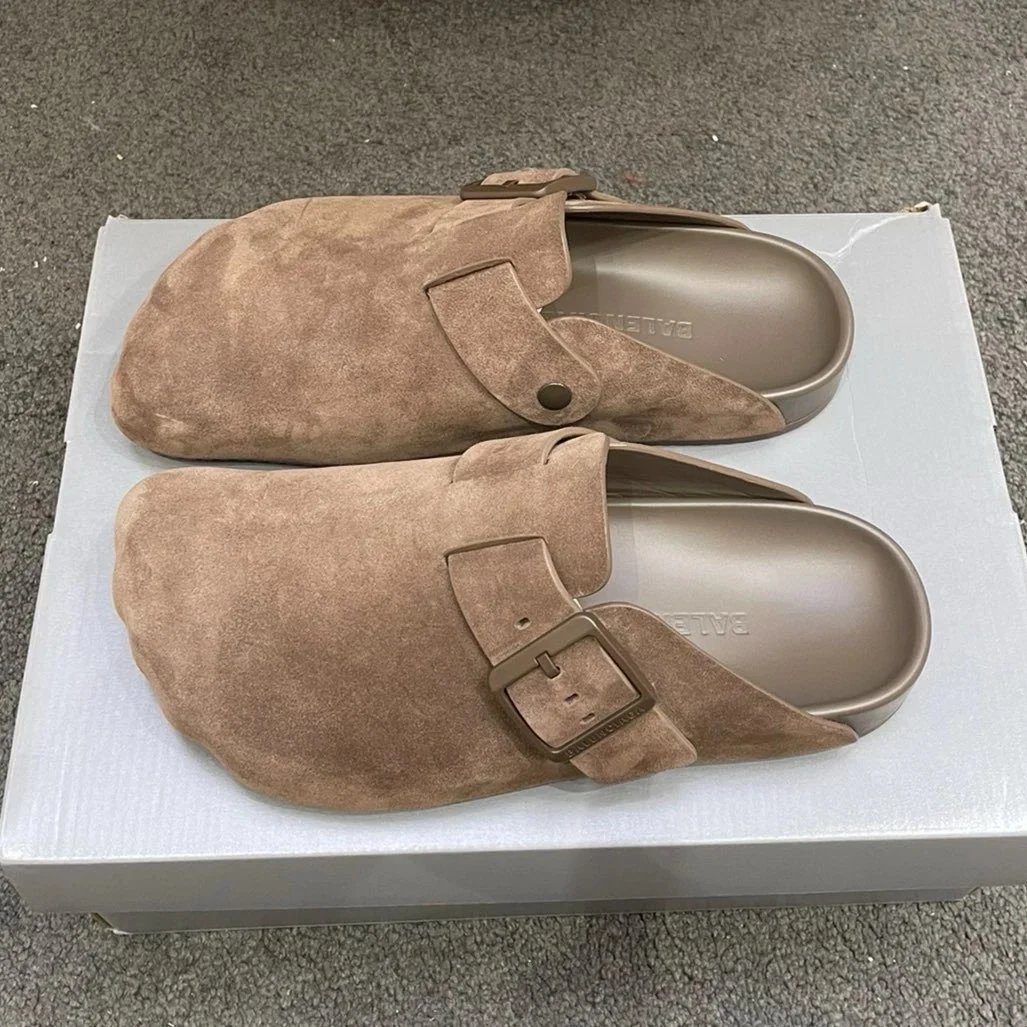 BALENCIAGA Brown