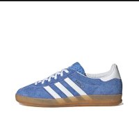 Blue and White HQ8717