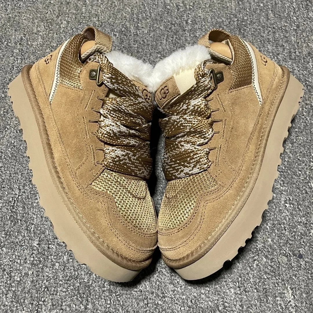 Coarse shoelaces, low cut, light brown