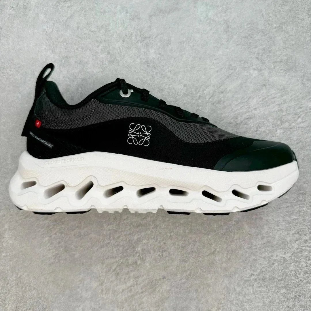 Black and white SKU image