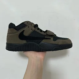 thumbnail for JUMPMAN JACK BARBED TRAINERS