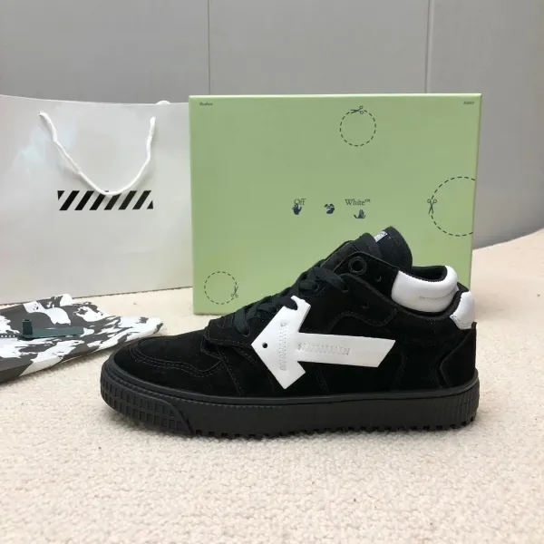 Off-White Diagonal Arrow Low-Top Sneakers Black / White - 1