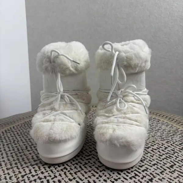 Design Moon Boot Metallic Gold Snow Boots - 6