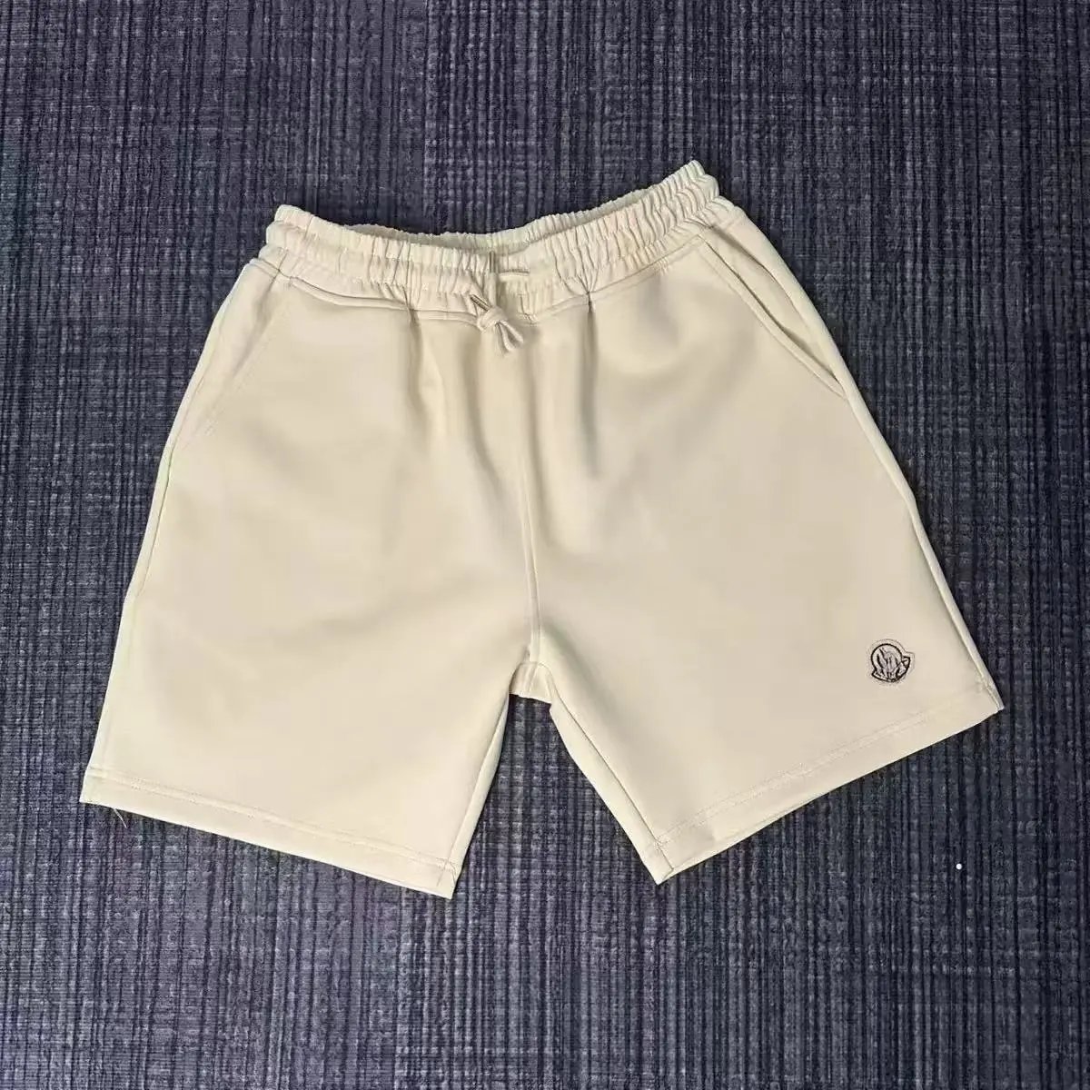短裤米白色