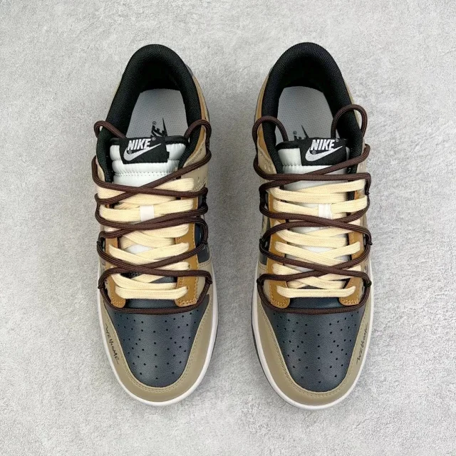 Nike Sneakers SB Dunk Low Deconstruction product detail image 2