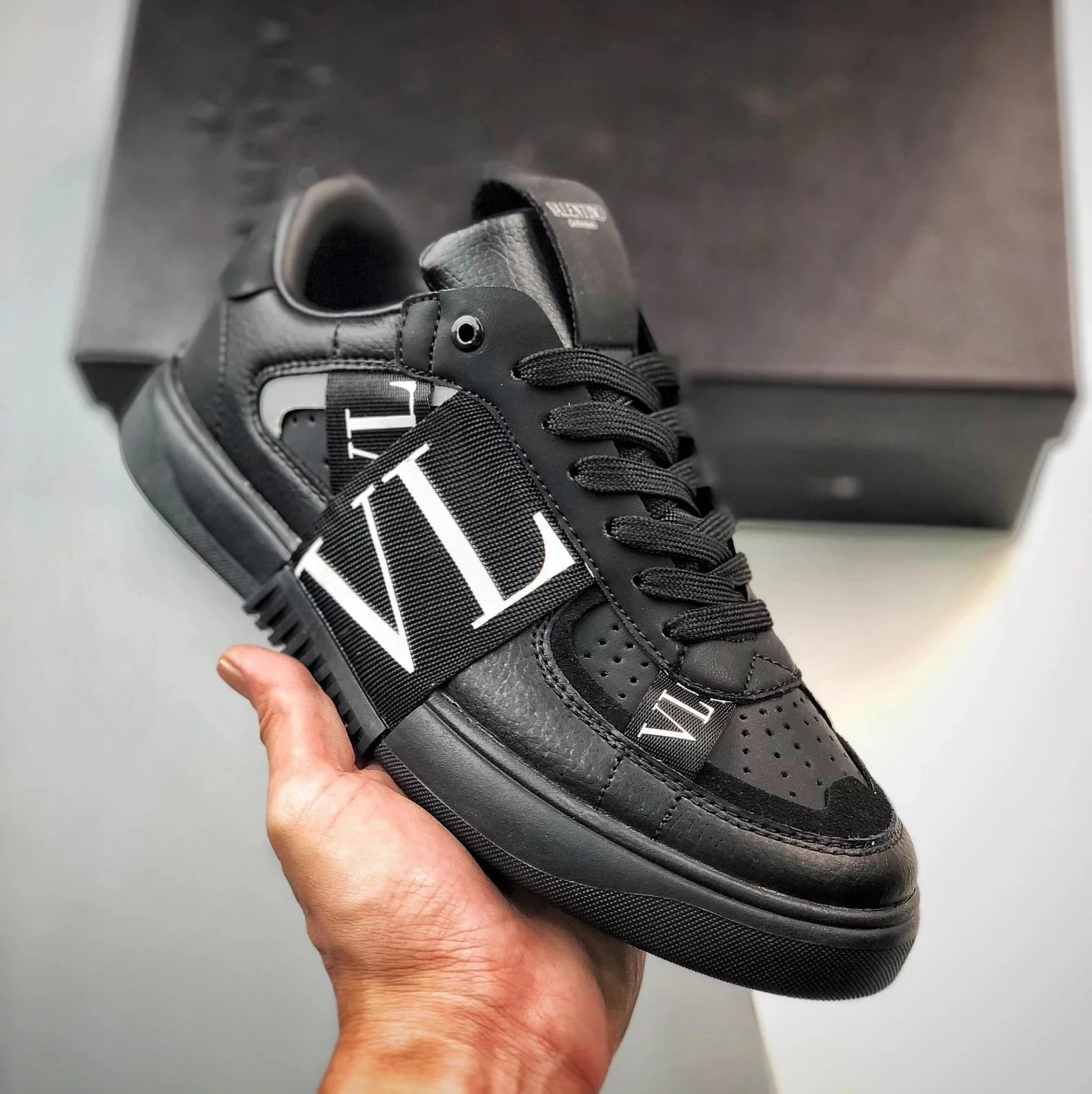 Valentino Garavani Sneakers VL7N — Black