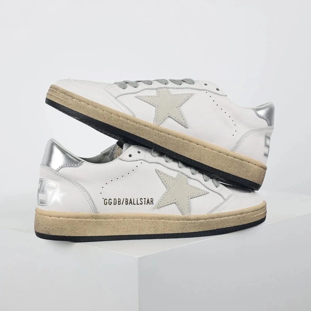 Golden Goose Sneakers Distressed star-appliqué low-top — Silver Tail 1