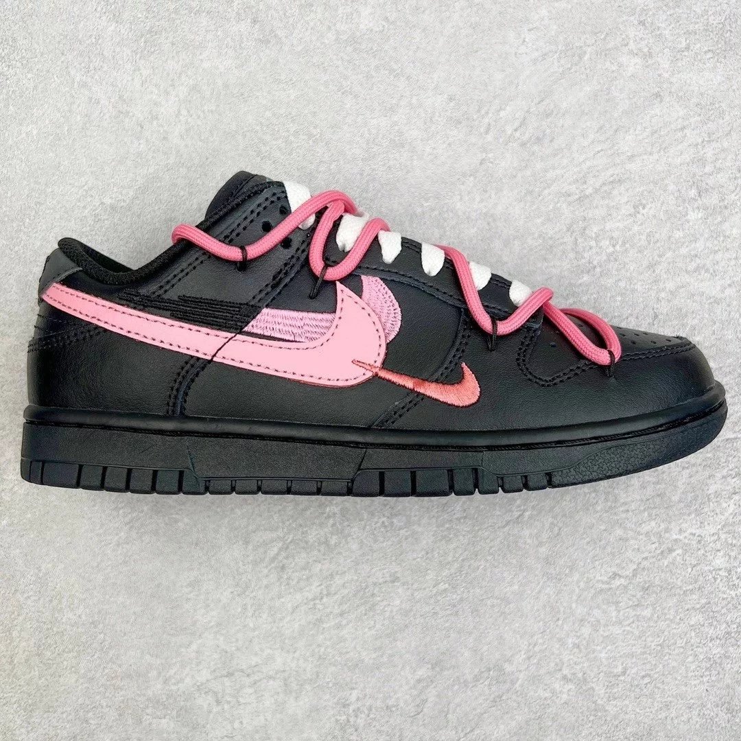 Nike Sneakers Dunk Low SE Triple Swoosh — Black powder